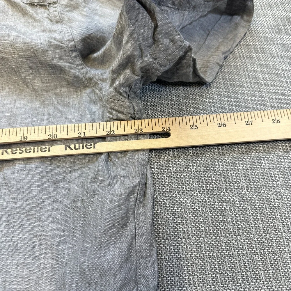 Banana Republic your clothing visible